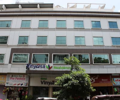 https://imgcld.yatra.com/ytimages/image/upload/t_hotel_yatra_city_desktop/v1403596044/Domestic Hotels/Hotels_Thane/Hotel Vinyasa/Overview1.jpg